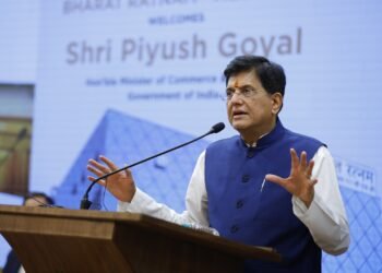 Piyush Goyal Urges Youth to Become Nation-Builders of a Developed India by 2047 4 Piyush Goyal