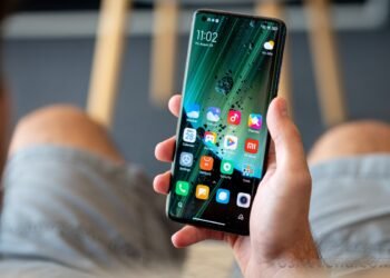 Smartphone Sales in India Grow 8% in Q2 2025: Counterpoint 5 Smartphone Sales in India Grow 8% in Q2 2025: Counterpoint