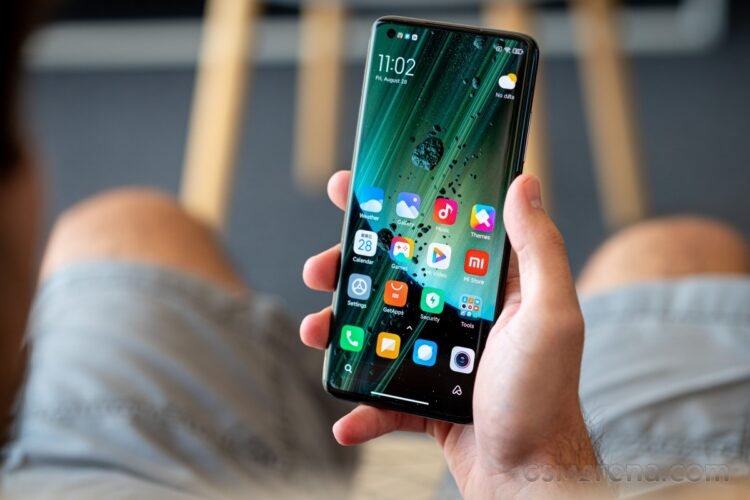 Smartphone Sales in India Grow 8% in Q2 2025: Counterpoint 1 Smartphone Sales in India Grow 8% in Q2 2025: Counterpoint