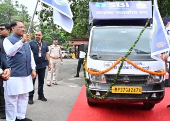Raipur CM Flags Off SBI Cyber Security Awareness Van to Combat Online Frauds 8 Raipur CM Flags Off SBI Cyber Security Awareness Van to Combat Online Frauds