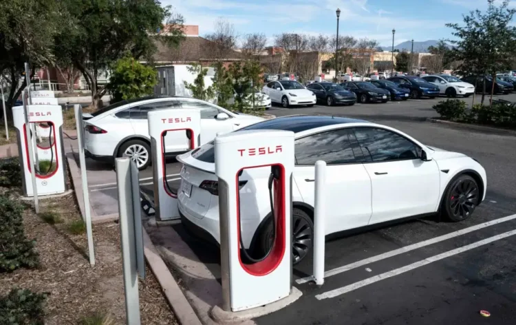 Tesla Launches India’s First Supercharging Station in Mumbai’s BKC 1 Tesla Launches India’s First Supercharging Station in Mumbai’s BKC