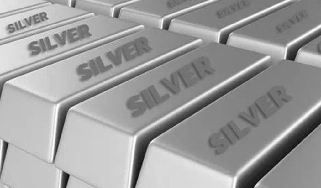 Trump Calls India a ‘Dead Economy’; Silver Crashes Rs3,450 to Rs1.11 Lakh per Kg