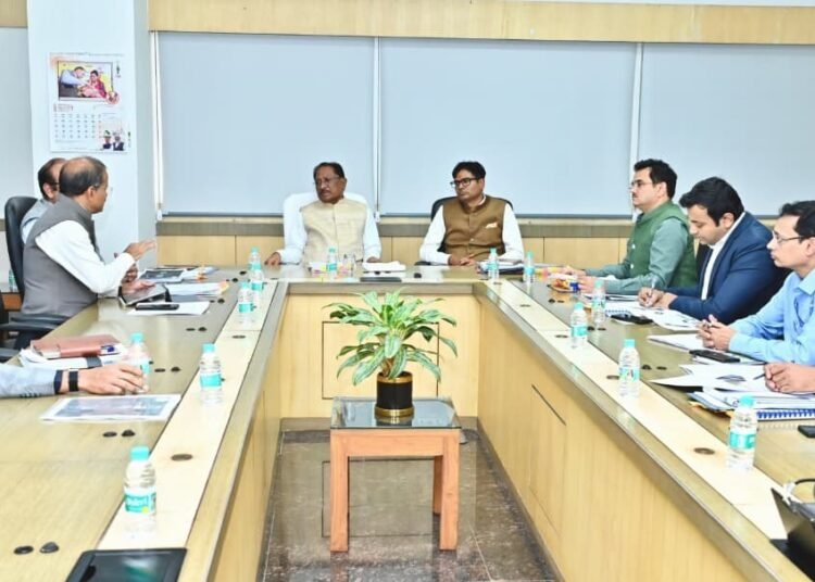 Chhattisgarh CM Calls for Time-Bound, Quality Execution of Mining Projects