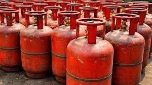 LPG Shortage Hits Restaurants in Tamil Nadu and Karnataka Amid West Asia Crisis