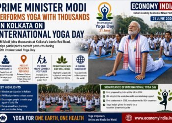 Prime Minister Modi Performs Yoga with Thousands in Kolkata on International Yoga Day 3 Prime Minister Modi Performs Yoga with Thousands in Kolkata on International Yoga Day