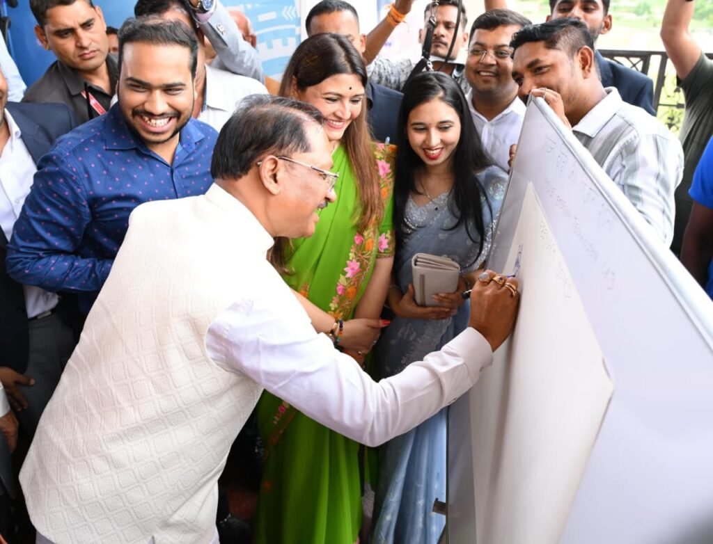 Chhattisgarh Launches Mobile AI & Robotics Lab to Bring Emerging Technologies to Rural Students