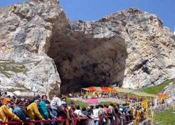 Largest Batch of 8,815 Pilgrims Departs Jammu for Amarnath Yatra