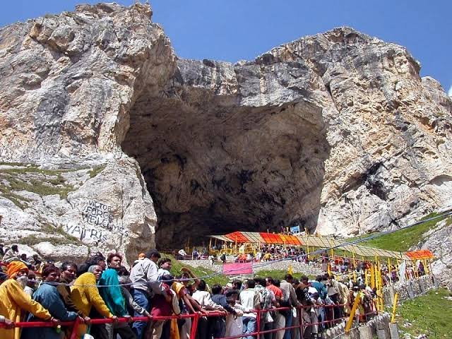 Largest Batch of 8,815 Pilgrims Departs Jammu for Amarnath Yatra 1 Largest Batch of 8,815 Pilgrims Departs Jammu for Amarnath Yatra