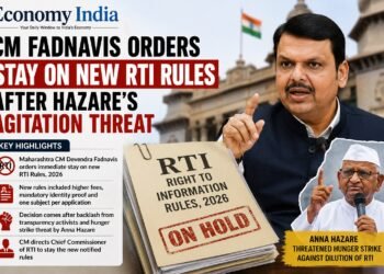 Maharashtra CM Fadnavis Orders Stay on New RTI Rules After Anna Hazare’s Protest Threat