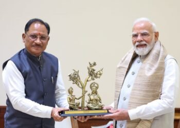 PM Modi, Chhattisgarh CM Vishnu Deo Sai Discuss Bastar Vision, Industrial Growth and ₹10,500-Crore Urea Project