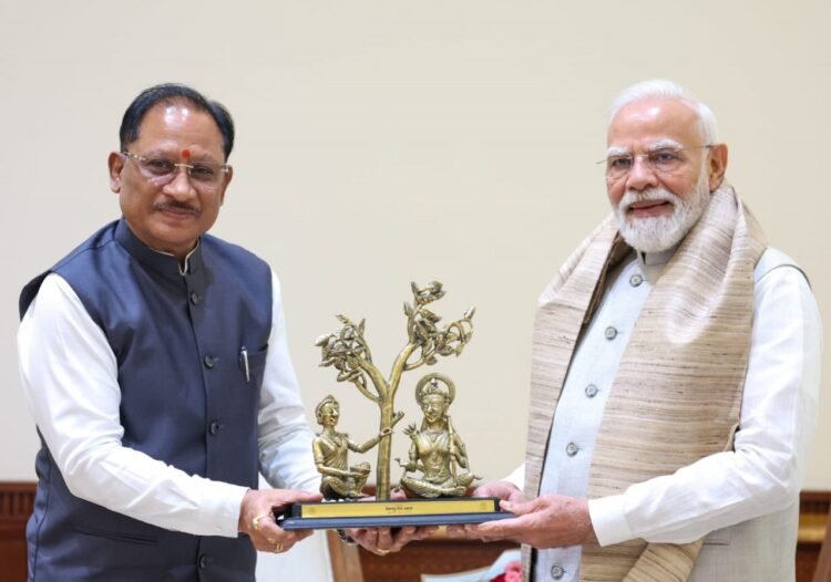 PM Modi, Chhattisgarh CM Vishnu Deo Sai Discuss Bastar Vision, Industrial Growth and ₹10,500-Crore Urea Project