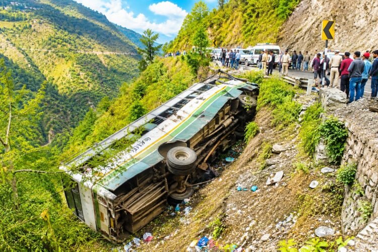 7 Killed, 11 Injured After Private Bus Overturns on Mountain Road in Himachal Pradesh 1 Himachal Bus Accident: 7 Killed, 11 Injured in Chamba