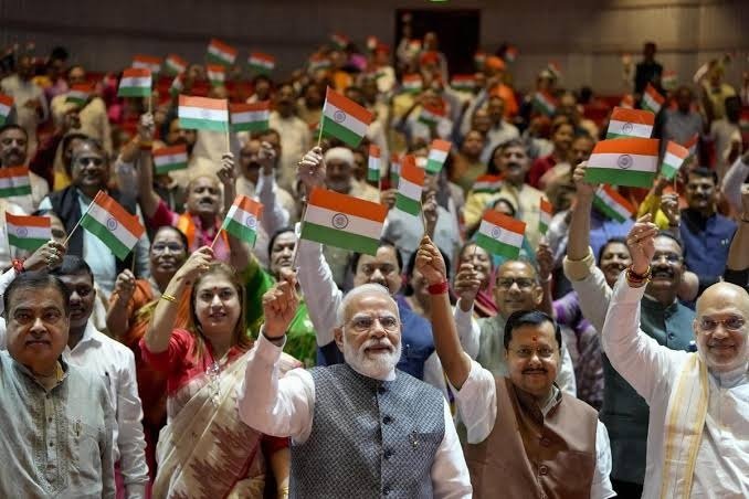 NDA MPs Welcome PM Modi With Tricolour at ‘Mangal Milan’ Parliamentary Meeting 3 NDA MPs Welcome PM Modi With Tricolour at ‘Mangal Milan 4