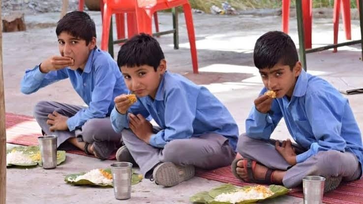 West Bengal to Provide ₹3,000 LPG Assistance to 8,375 Schools Under PM POSHAN Scheme 3 West Bengal to Provide ₹3000 LPG