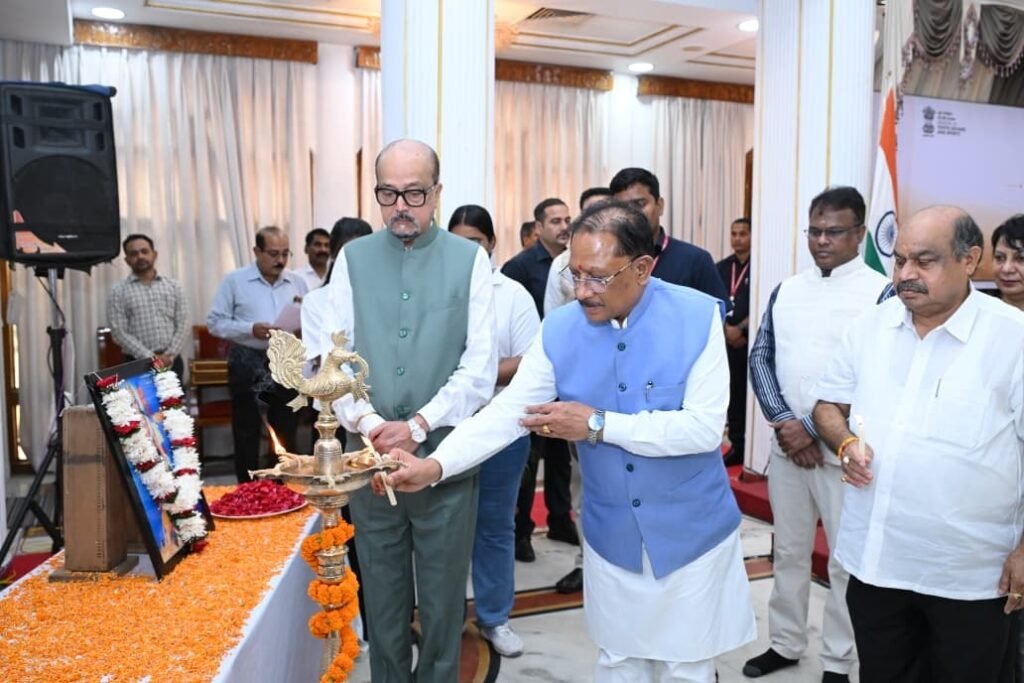 नशा मुक्त युवा विकसित भारत संकल्प अभियान का शुभारंभ, रायपुर में राज्यपाल और मुख्यमंत्री ने दिलाई नशामुक्ति की शपथ