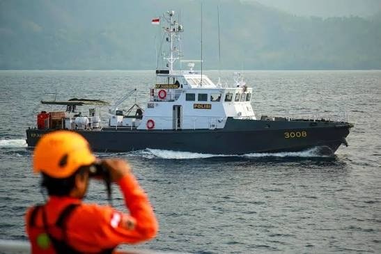 Indonesia Ferry Capsizes in Java Sea: 130 Still Missing as Rescue Operation Expands