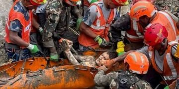 Nepal Flood Death Toll Rises to 1,295; Two Workers Rescued Alive After 9 Days in Tunnel