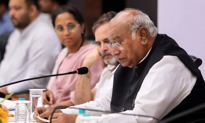 INDIA Bloc Meets Over SIR Row; Joint Agitation, CEC Removal Motion on Agenda 3 images 2026 09 30T132402.944