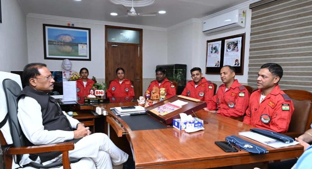 Indian Air Force’s Sarang Team to Stage Spectacular Air Show at Chhattisgarh Rajyotsav on November 2