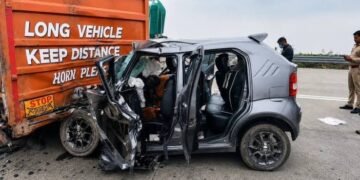 Five Killed, 21 Injured as Truck Hits Pickup Van on Samruddhi Highway in Amravati